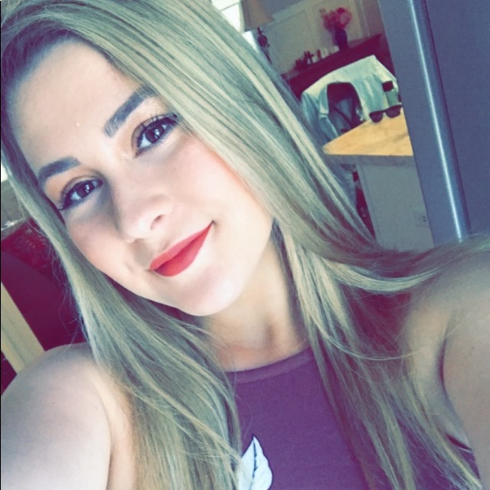 Meet your Posher, Melanie